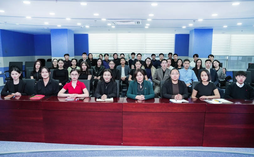 Отгонтэнгэр Их сургуулийн Хууль зүйн сургуулийн оюутнууд Шүүхийн академийн үйл ажиллагаатай танилцлаа