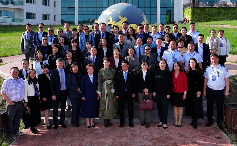 "Challenges in resolving criminal, civil, and administrative legal disputes involving public servants" academic conference held